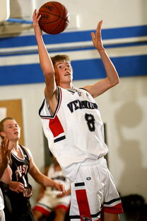 开云官网-仰泳大战美队领先毫厘之间,仰泳比赛视频欣赏 第2张